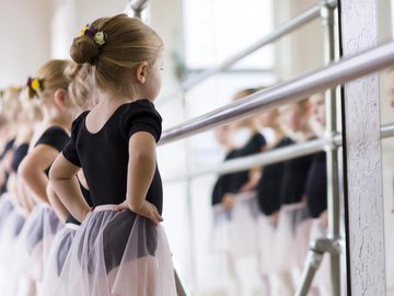 Танцевальное занятие для детей от школы «Русский Балет»