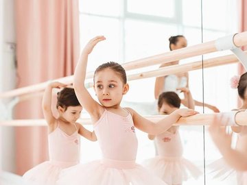 Танцевальное занятие от школы «Русский Балет»