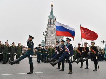 День Победы в Омске: Торжественный парад