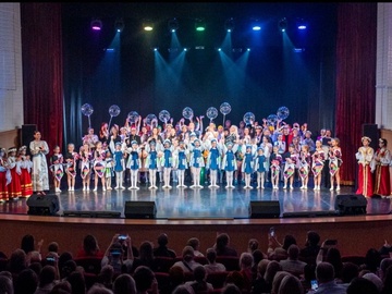 Прекрасен мир любовью материнской