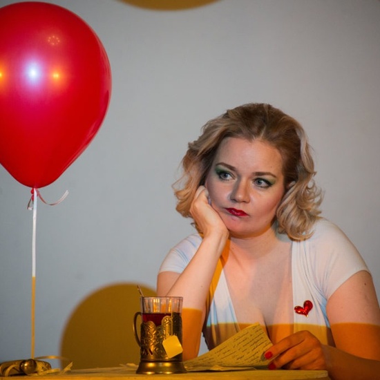 На вокзале. Под часами