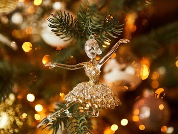 Баба Яга мечтает стать балериной