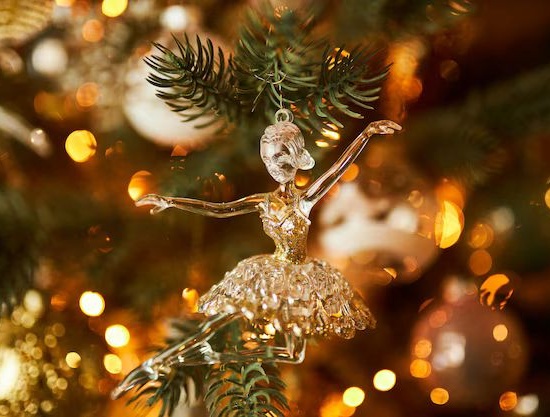 Баба Яга мечтает стать балериной