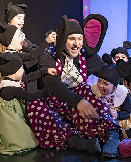 Слоненок пошел учиться