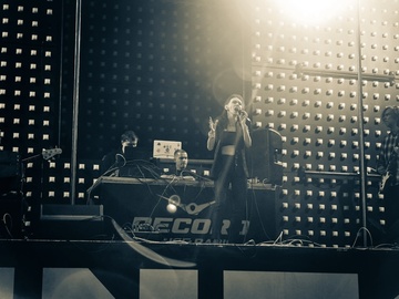 Между мирами