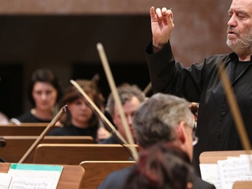 Валерий Гергиев и Объединенный симфонический оркестр Мариинского и Большого театров