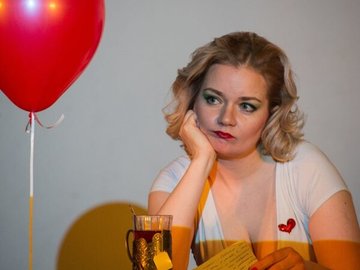 На вокзале. Под часами