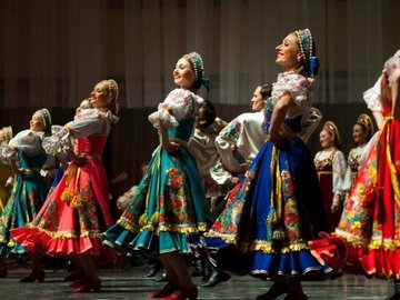 Трансляция юбилейного концерта Омского государственного русского народного хора